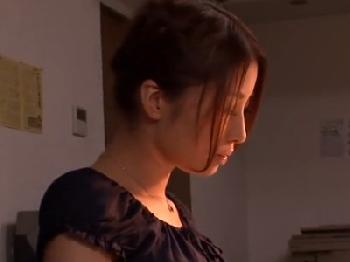 レイプに逆らえずに犯され続ける女先生が顔面射精に号泣お姉さん女教師顔射のエロ動画