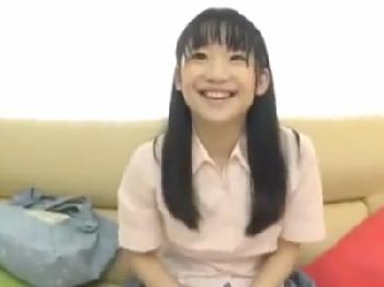 アンケートと称しナンパしたミニ系顔女子大生にナマ姦→容赦なく中出し素人美少女ロリのエロ動画