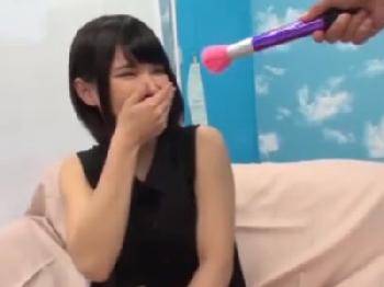 イキ我慢エロ企画に参加した素人娘が生姦パコにも耐えきってまさかの100万円ゲット！美少女ナンパのエロ動画