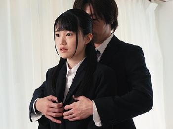 『長所は…つるぺたオッパイです…』取り柄のない就活生が自分のコンプレックスであるつるぺたオッパイを武器に3P面接美少女ロリO...