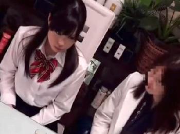 鬼畜マッサージ師にたっぷり中出しされる女子校生を隠し撮りW素人美少女盗撮のエロ動画