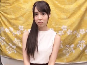 目隠し状態で口の中に挿入したものを当ててもらうエロ企画でペニ棒をぶち込みW巨乳素人お姉さん中出しナンパのエロ動画