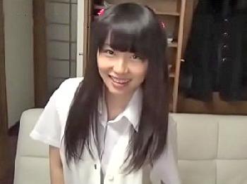 大人に騙されてどんどん脱がされ中出しされちゃうパイパン女子校生素人美少女ロリのエロ動画