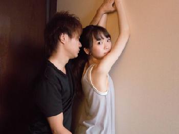 華奢美形少女がジムで汗をかいた後、シャワーを浴びる間もなく求めあうラブラブH素人美少女のエロ動画