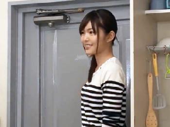 デリヘルで来ないようなレベルのきれいなお姉さんが家事手伝いで来たので襲ってしまった素人美少女フェラのエロ動画