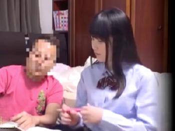 『お父さん‥汚いよぉ‥』愛娘のマンコをベロンベロンにおめこ舐めする非人道的父親女子校生美少女ロリ近親相姦盗撮のエロ動画