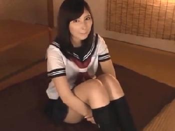 淫乱顔の細身女子校生が制服姿のまま男根挿入されて本気アクメ→中出しされて妊娠確定美少女のエロ動画