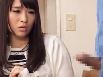 業者男に勃起陰茎見せつけられてあっさり発情したムラムラ奥様お姉さん痴女人妻顔射のエロ動画