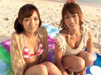 『めっちゃ勃ってない?』ビーチでドスケベギャルに逆ナンパされて3Pファック巨乳お姉さん顔射露出のエロ動画
