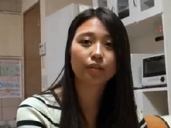 彼氏持ちなのに初対面男性家に上げてイチモツしゃぶっちゃう淫乱素人お姉さんハメ撮りナンパフェラのエロ動画