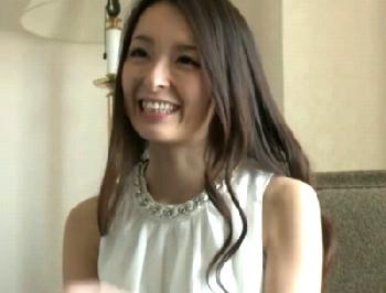 芸能人みたいな顔立ちの32歳若奥様！このルックスで子供が2人という一級品奥様の本気不貞現場素人人妻ハメ撮りのエロ動画