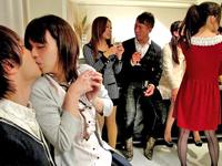 まさに酒池肉林！快楽に溺れるためだけに有名プロ男優たちが定期的に開くシークレット乱交パーティ巨乳お姉さんのエロ動画