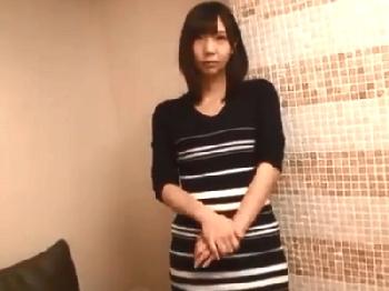 「これ凄い！」正常位立ちピストンで身動き取れずにイキ痙攣W巨乳お姉さんギャルのエロ動画