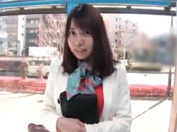 デパートの受付嬢が昼休み中にマジックミラー号でJAV出演のアルアルバイト巨乳素人お姉さんOLナンパのエロ動画
