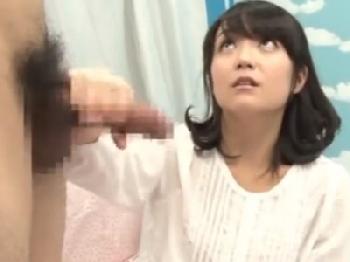 巨大チンポコンプなDTくんを筆おろし→予想外に中出しまでされちゃった素人娘お姉さん童貞のエロ動画