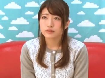 シャイなOLさんが頼み込まれてSEXを知らない男男性器を筆おろしW素人お姉さん童貞のエロ動画