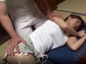 酩酊し寝ている娘を犯す近親交尾パパ巨乳お姉さん近親相姦のエロ動画