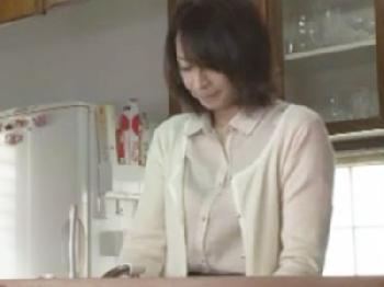 巨大乳母娘が借金取りに否応なしに犯され乱交レイプでマジ喘ぎ巨乳女子校生美少女ロリ人妻中出しのエロ動画