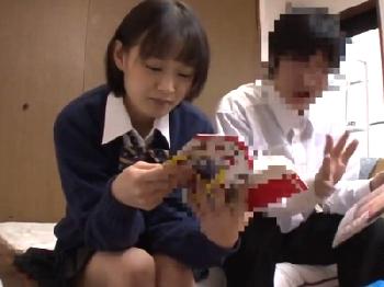 幼馴染の女子校生と自宅でなし崩し的に中出しファック素人のエロ動画