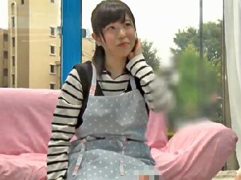 早漏男子にだんだんと本気のフェラチオを施し慣らす保育士素人美少女ナンパのエロ動画