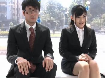 『ぁ…挿ってる…』製薬会社で働く上司と部下…禁断の車内パコ素人OLのエロ動画