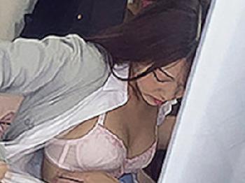 隣人の美形少女女子校生のファックを隠し撮り！制服姿が超可愛く、Hも嬉しそうにする！素人美少女中出しフェラ盗撮のエロ動画