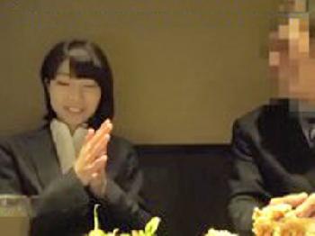 素人オフィスレディと連れの男がホテルに2人きりにされたら…売女ヤリマン大爆発OLのエロ動画