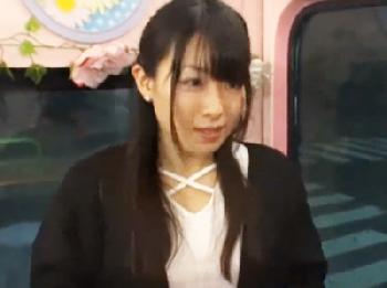 素股だけのはずが入ってしまい感じてしまう黒髪ロングヘアーの素人女子大生美少女ナンパのエロ動画