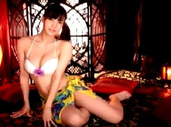 「足…あげてください」チングリ返しでたかしょーが奉仕プレイ巨乳美少女フェラ手コキパイズリソープ高橋しょう子のエロ動画