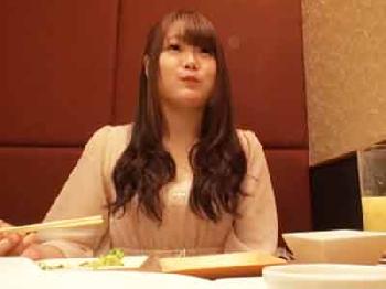 横浜郊外でナンパした素人娘を自宅連れ込み→ガチ口説き落としで即ハメ成功！美少女痴女盗撮のエロ動画