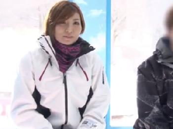 現役女子大生が男友人とマジックミラー号でマッサージ→男女の友情崩壊挿入W素人お姉さん盗撮のエロ動画