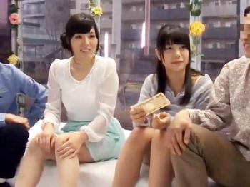 仲良しカップルの4人組がパートナー交換で盛り上がり無我夢中で姦淫パコ素人美少女乱交盗撮のエロ動画