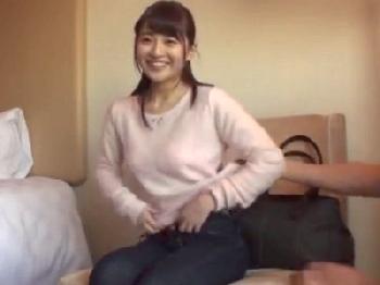 「嫌だったら帰っていいって言われたので…」帰れるわけない素人奥さんの不貞巨乳人妻顔射のエロ動画