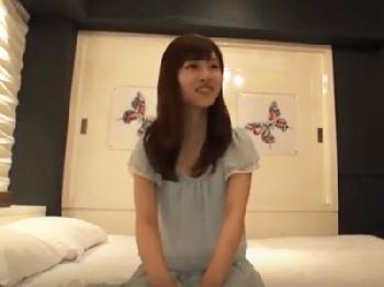 笑顔が可愛い素人美形お姉さんが初めてのハメ撮りパコに緊張しつつもマジ絶頂ぶっかけのエロ動画