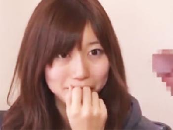 お金を渡してセンズリ鑑賞お願いしたのにマスターベーション始めちゃって最終的にフェラチオ抜きしてくれた素人美少女オナニーのエロ...
