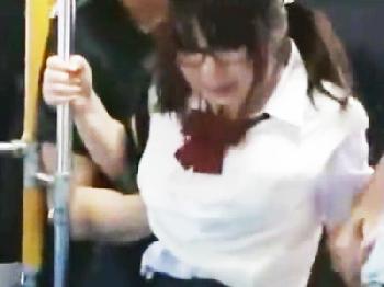 真面目そうなめがね少女を痴漢強姦して中に出してヤリ捨て巨乳女子校生中出しレイプのエロ動画