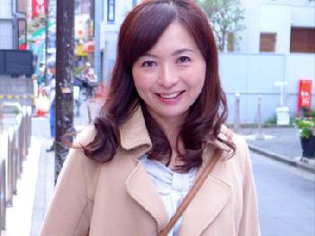 お股が濡れやすい熟女とお散歩して性行為デート巨乳素人のエロ動画