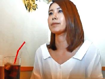 夫の肉棒だけじゃ満足出来ない素人主婦が他人棒でオーガズム絶頂昇天巨乳人妻ハメ撮りのエロ動画