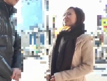 街角ガチナンパ！25歳若奥様がまだまだ遊びたい欲求を爆発させて中出し密通巨乳素人ハメ撮りのエロ動画