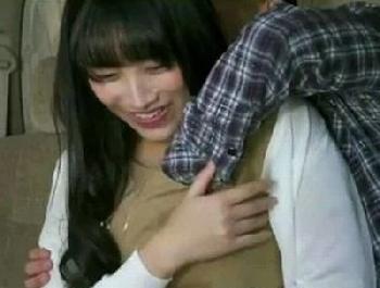 「え…ぁ…だめですよ♡」お胸タッチも笑って許してしまう淫乱素人主婦たちをおいしく頂く！巨乳人妻ハメ撮りナンパのエロ動画