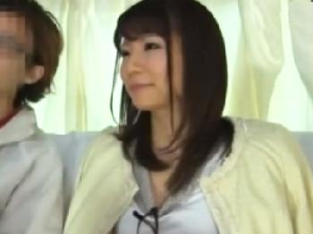 アンケートと騙された奥さんが電マで感じさせられて夫を待たせて不満ハメ素人人妻ナンパのエロ動画