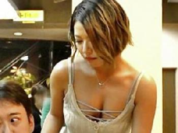 アルバイト先で奥さんの愚痴を聞いていたら…神展開になりラッキー交尾人妻中出し天海つばさのエロ動画