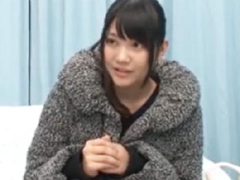 母性が溢れる黒髪お姉さんがミラー号で童貞を優しく筆おろし！素人美少女のエロ動画