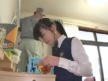 修理先で真面目そうな娘さんを強姦する業者女子校生美少女めがね顔射のエロ動画