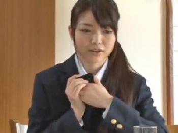 イマドキ女子校生は父親から近親相姦性的暴行されるのがトレンドです素人美少女レイプのエロ動画