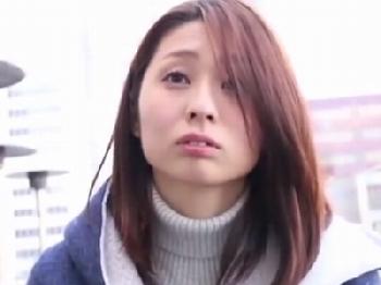 『挿れる？』美人奥さんがDTくんを優しくリードし筆おろし巨乳素人人妻童貞中出し盗撮のエロ動画