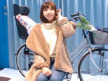 お母さんチャリのサドルに発情した素人奥さんをマジックミラー号寝取り人妻ナンパのエロ動画