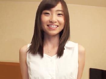 マッサージどうですか？と声をかけてホテルに誘導したパイパン美形お姉さんと濃密ハメ撮り素人ナンパのエロ動画