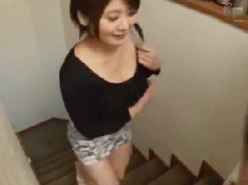 「もう出ちゃったんですか？」巨乳なデリヘル嬢を自宅に呼び寄せズボハメ！お姉さん中出しのエロ動画