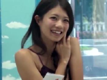 マジックミラー号スタッフが雑誌モデルと偽りコスプレさせて男性モデルとパコ素人人妻のエロ動画
